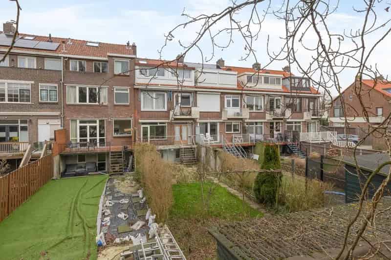 Appartement te koop Rotterdam Overschie: Ruime benedenwoning met grote tuin