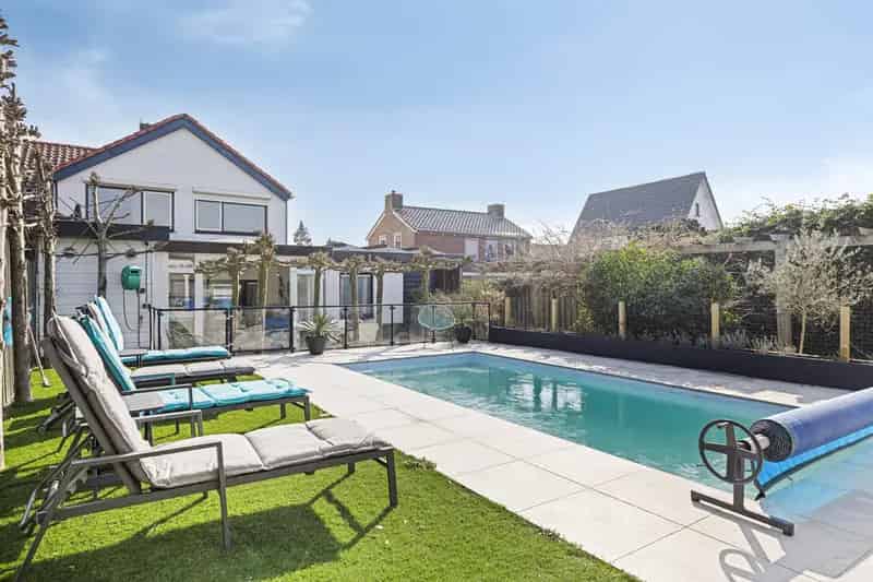 Luxe 2-onder-1-kapwoning Rhenen - Zwembad - Kantoor - Grote Tuin