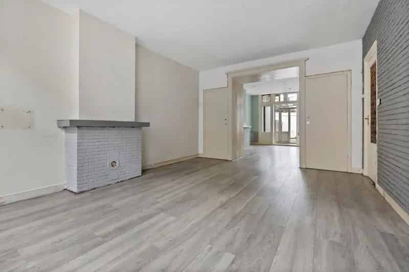 5 Kamer Benedenwoning Zeeheldenkwartier Te Renoveren