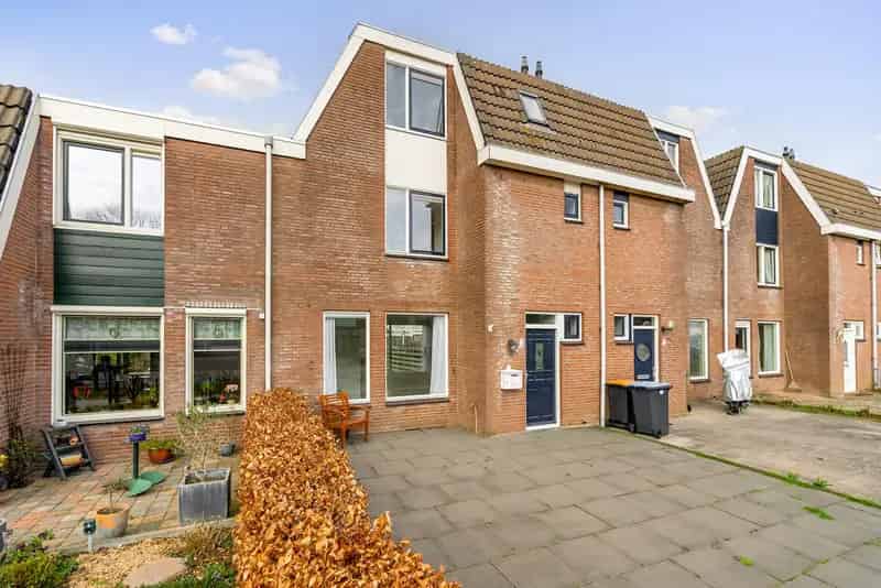 Instapklare eengezinswoning Lelystad 4 slaapkamers