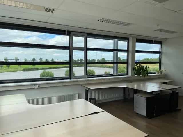 Kantoorruimte te huur Zoetermeer Heliumstraat 60m2