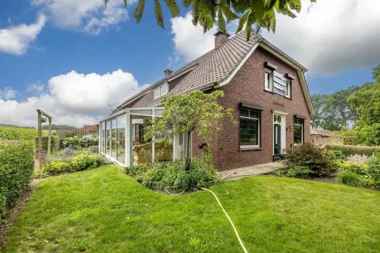 Karakteristieke Woonboerderij 11 Hectare Grond Groeningen