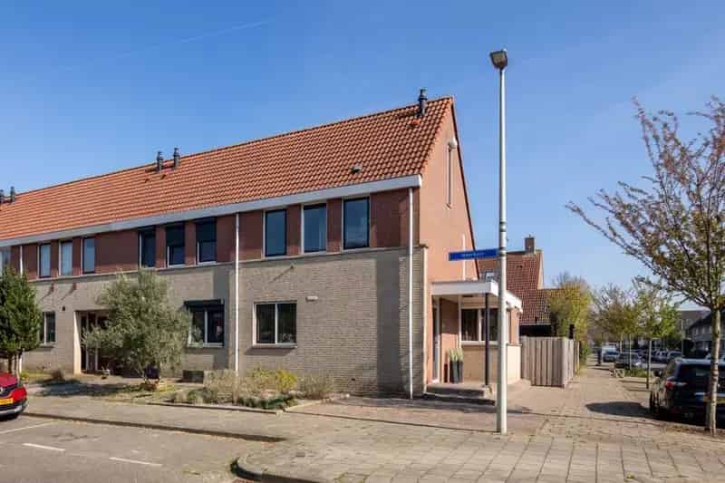Hoekwoning Bergse Plaat 3 slaapkamers moderne keuken tuin