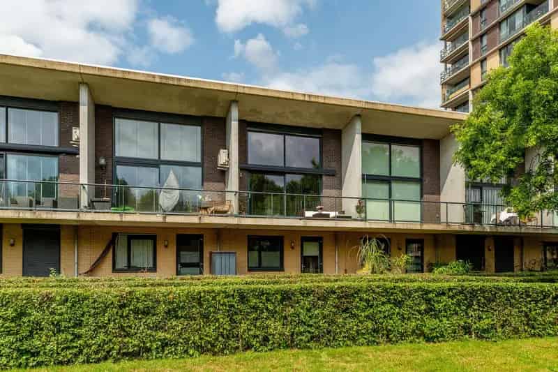 Ruime Maisonnette Vrijenburg 2 slaapkamers balkon terras parkeerplaats