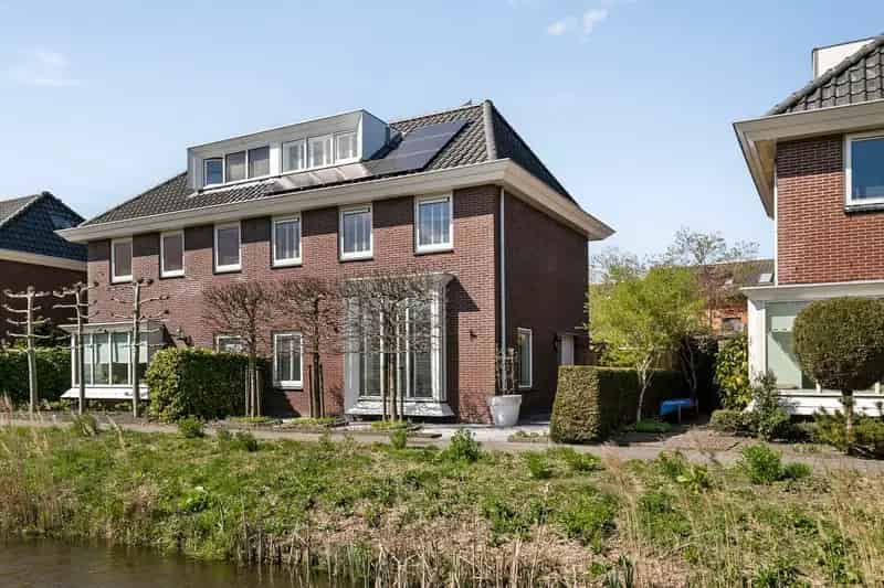 Huis te koop Suezweg Purmerend: 2 1 Kapwoning met 14 Zonnepanelen