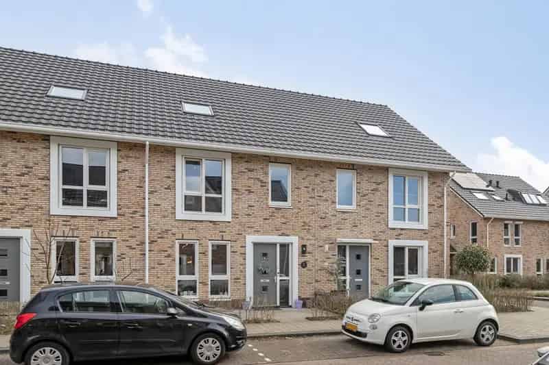 Moderne 6 Slaapkamer Tussenwoning Ede - Energielabel A
