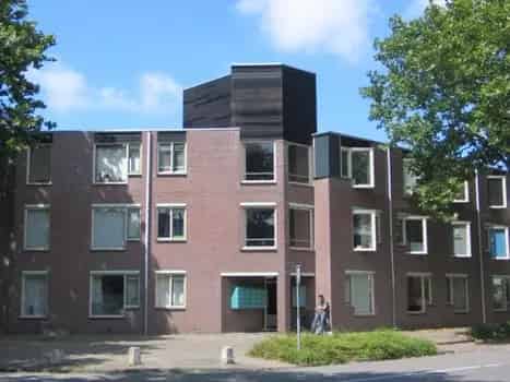 Jongerencomplex Velddreef 272: Open Keuken en Slaapkamer