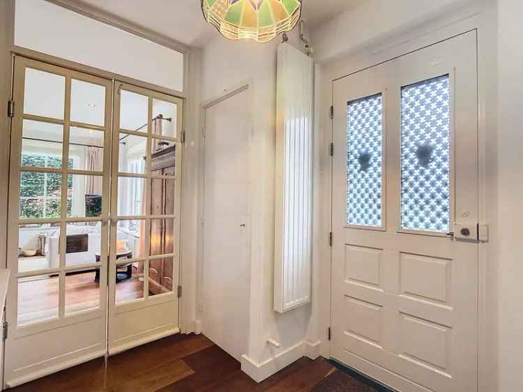 Vrijstaande woning Zuidzande: Ruime tuin, B&B, karakteristiek