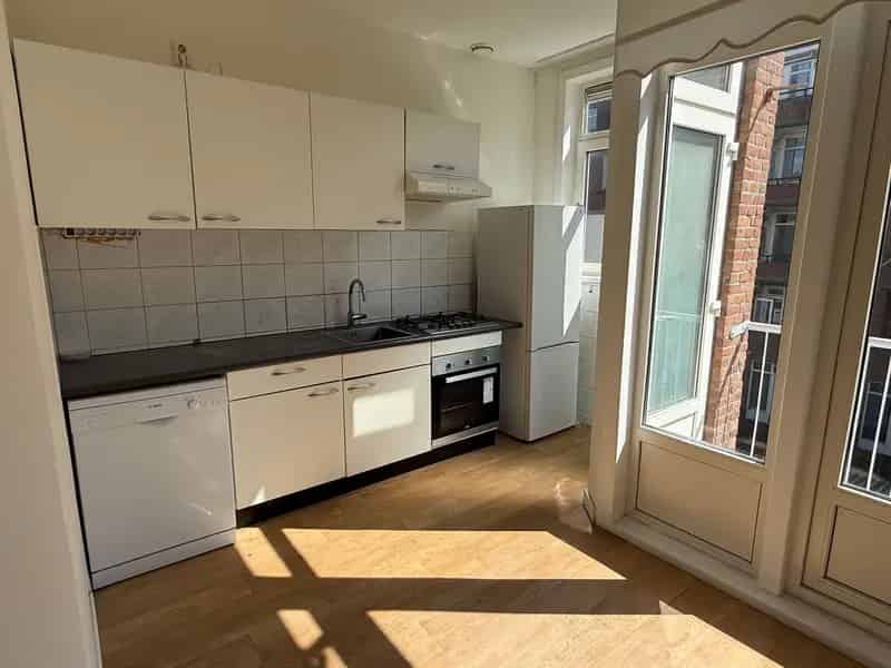 Ruime bovenwoning nabij Zuidplein Rotterdam