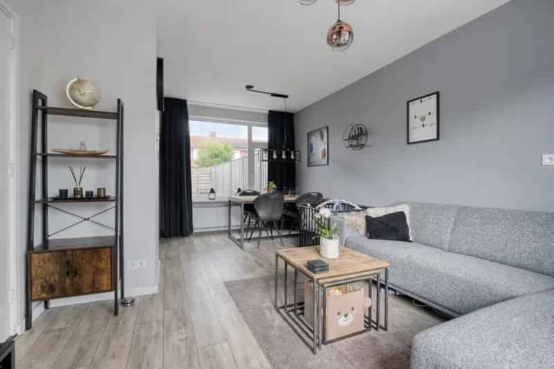Instapklare Tussenwoning Hulst 3 Slaapkamers Modern Verduurzaamd