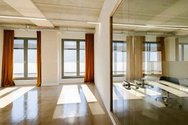 Kantoor te huur Amsterdam: 698m2, energielabel A+++, turn-key