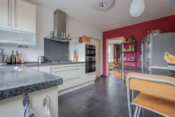 Ruime Vrijstaande Woning met 4 Slaapkamers en 2 Multifunctionele Ruimtes