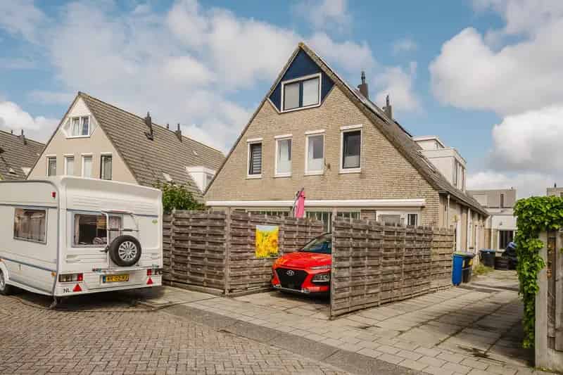 Huis Te Koop , 15, Johanna Engwirda-Agricolastraat, Spijkenisse, Zuid-Holland