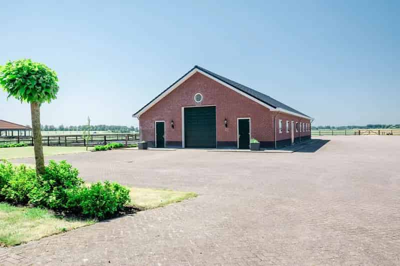 Akkerbouwbedrijf met woning en paardenstal te koop Hoofddorp