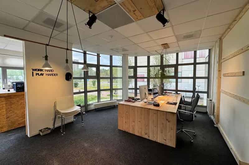 Kantoorruimte te huur Delft 814m2 Energielabel A Glasvezel Gratis Parkeren