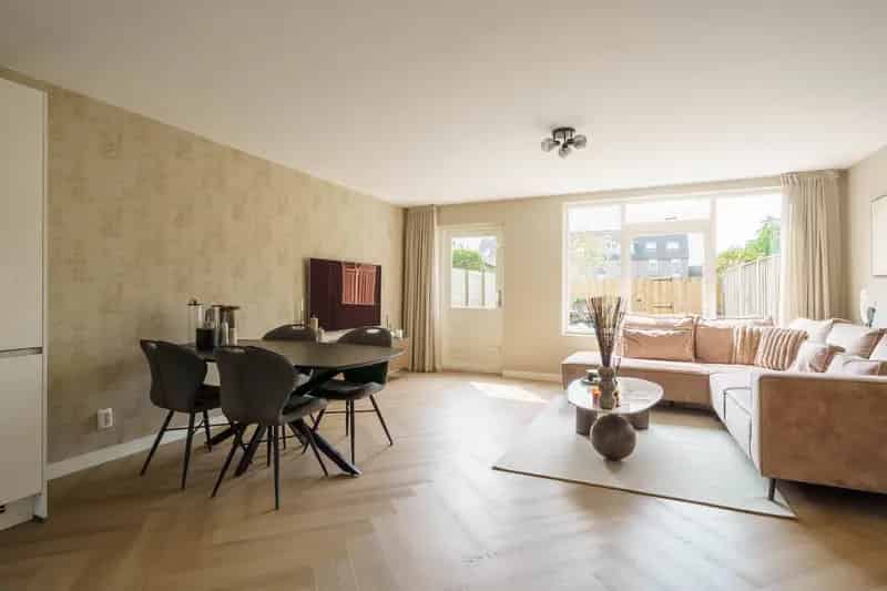 Huis te koop Almere Kruidenwijk 4 slaapkamers garage