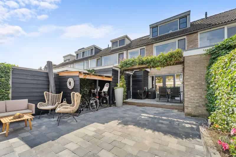 Huis te koop Kockengen: 5 slaapkamers, gerenoveerd, 12 zonnepanelen