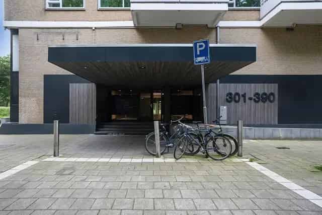 Amsterdam Galerijflat 2 Kamers 58m2 te Huur