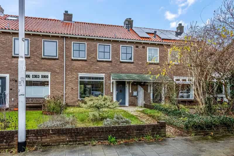 Gezinshuis Nijmegen - Moderne Keuken - Diepe Tuin - 3 Slaapkamers