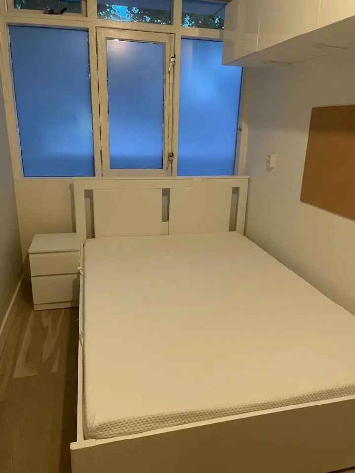 Room in apartment near Rembrandt park in Ams west