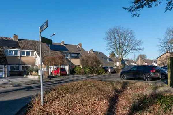 Grote gezinswoning 4 slaapkamers moderne keuken 18 zonnepanelen