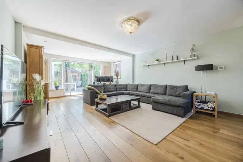 Ruime Tussenwoning Made 4 slaapkamers Garage Berging