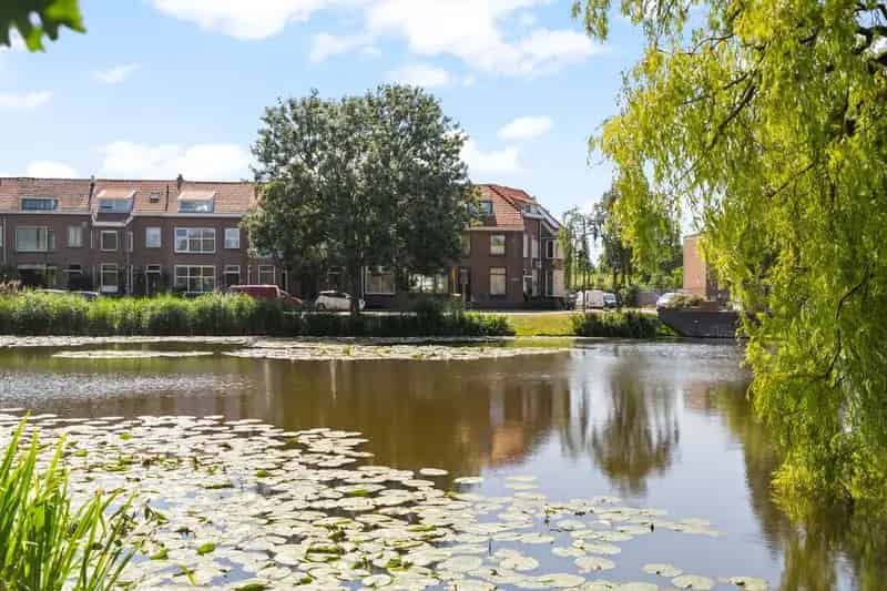 Huis te koop Rotterdam: Ruime 5 kamer woning met souterrain