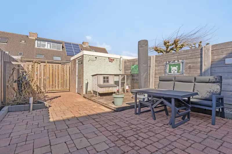 Huis te koop Hoofddorp 4 slaapkamers tuin westen oosten