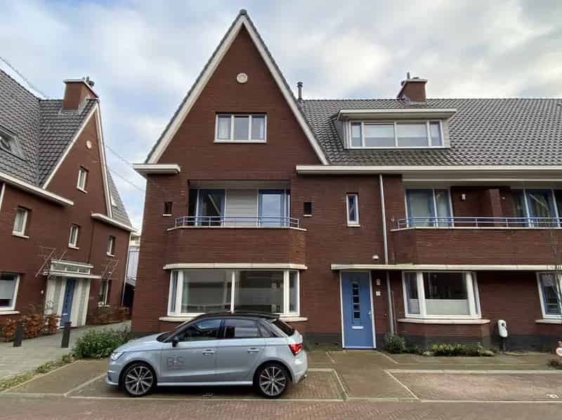 Gestoffeerde Hoekwoning 5 Slaapkamers Oog in Al Energielabel A