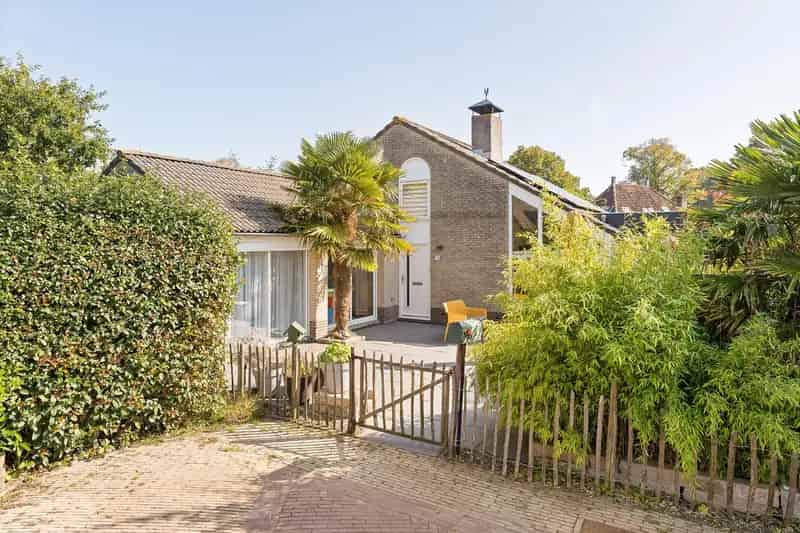 Vrijstaande woning 135m2 tuin rondom luxe badkamer 8 zonnepanelen