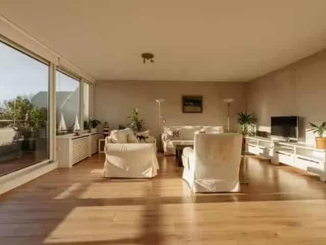 Ruim 2 Slaapkamer Appartement Westwijk 97m2