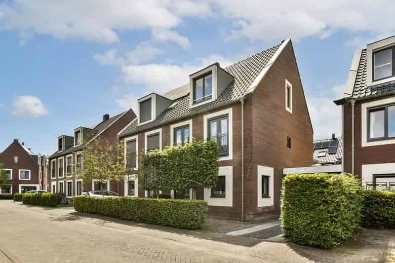 Woonhuis in Ouderkerk aan de Amstel met 6 kamers