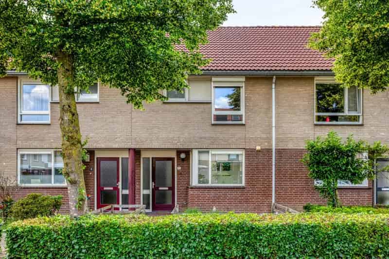 Tussenwoning Veldhoven-Dorp 4 slaapkamers moderne keuken tuin