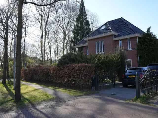 Ruim Huis 217m2 te Huur Den Haag Boswinde