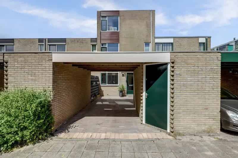 Familiewoning Zoetermeer 4 slaapkamers Tuin Carport