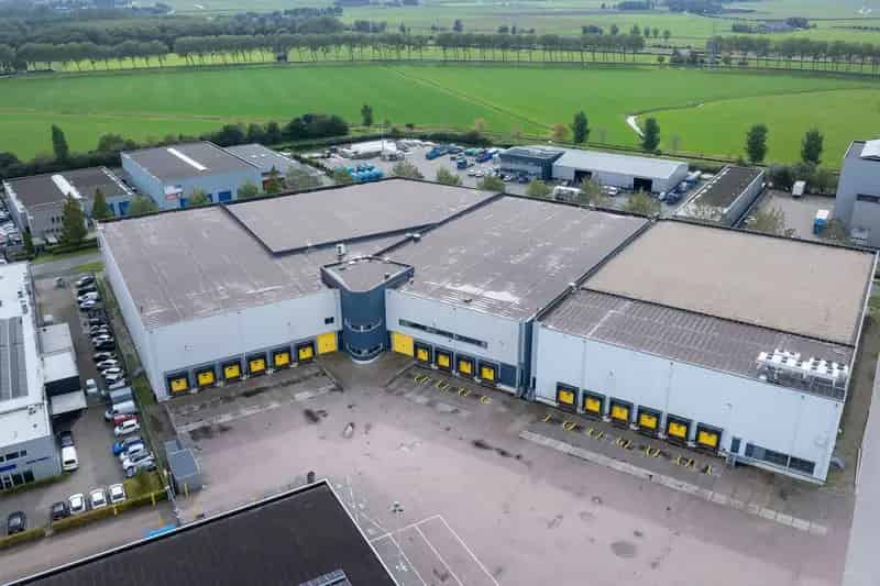 Bedrijfshal te huur Spijkenisse 10021m2 Kantoor 362m2 Buitenterrein 6000m2
