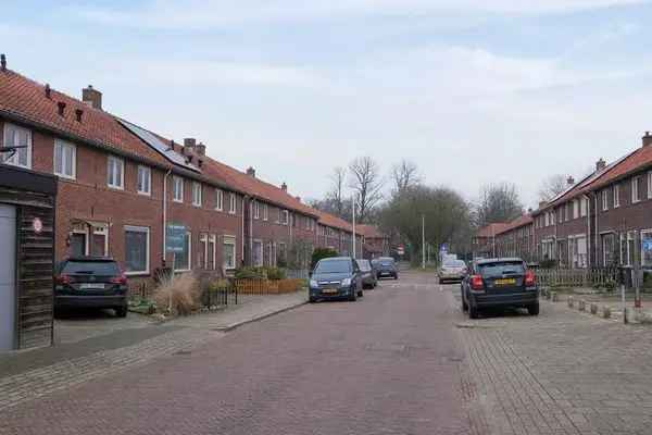 Gezinshuis 3 slaapkamers nabij station Almelo