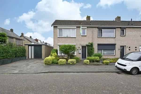 Toffe Hoekwoning Oudenbosch: Ruim, Energiezuinig en Gezellig
