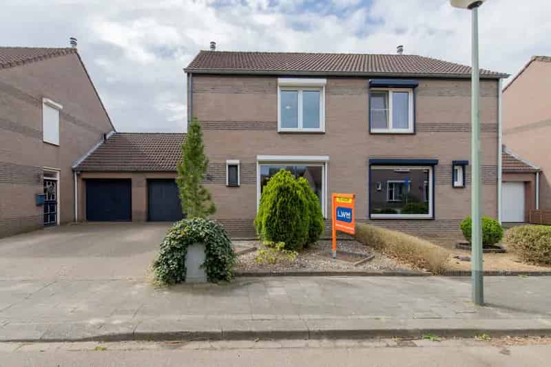 Energiezuinige 4 Slaapkamers Twee Onder Een Kapwoning Stein