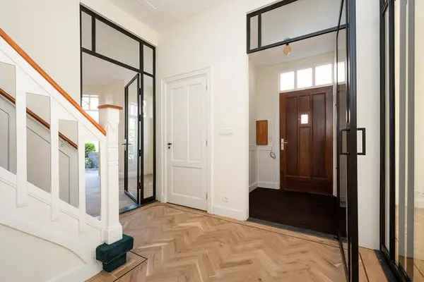Huis Abraham Patrasstraat Den Haag 5 slaapkamers gerenoveerd