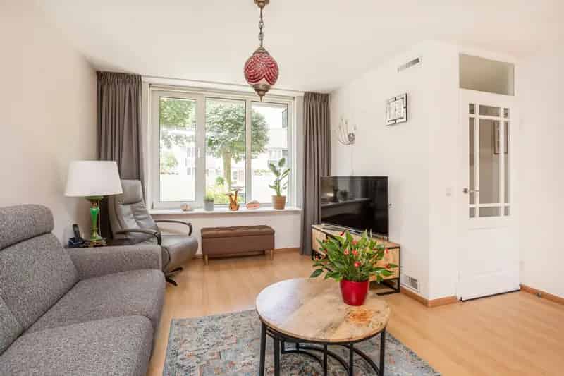 Huis te koop Houten Zeeltsloot 3: 4 slaapkamers, tuin, energielabel B
