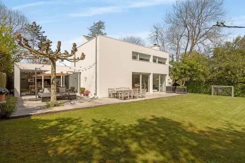 Designvilla Bergen Ruime Tuin Moderne Architectuur