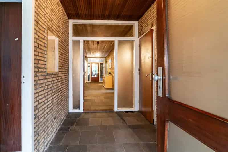 5 Kamer Bungalow Delft 1400m2 Grond Garage Zwembad Zonnepanelen