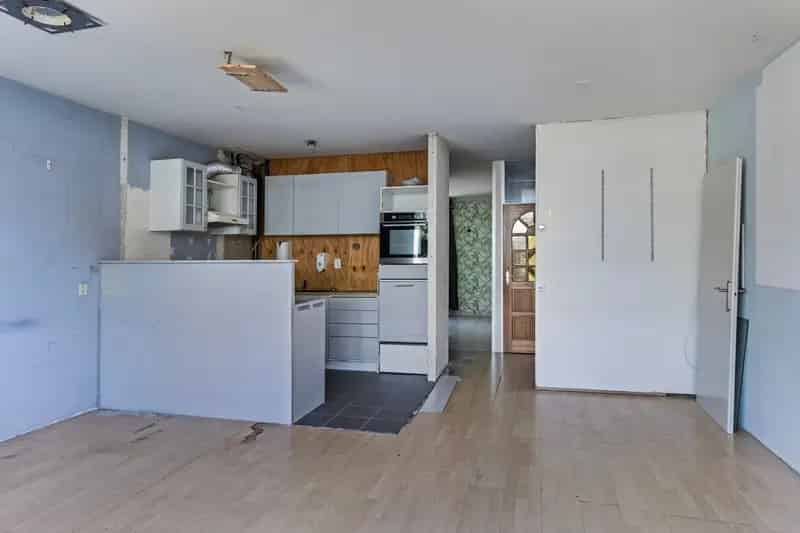 Huis te koop Deventer Oostrik: moderne tussenwoning te moderniseren