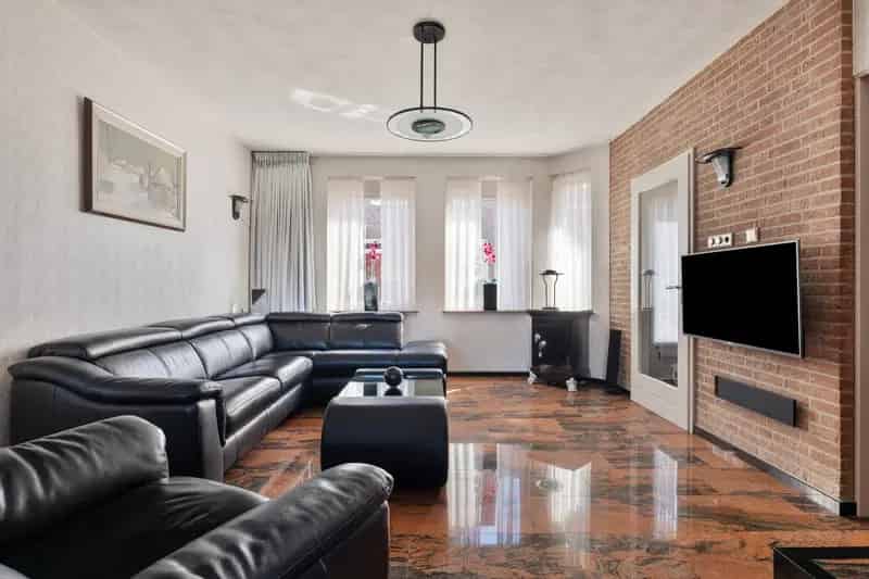Dijkwoning te koop Volendam  Gezinswoning  Modern gerenoveerd