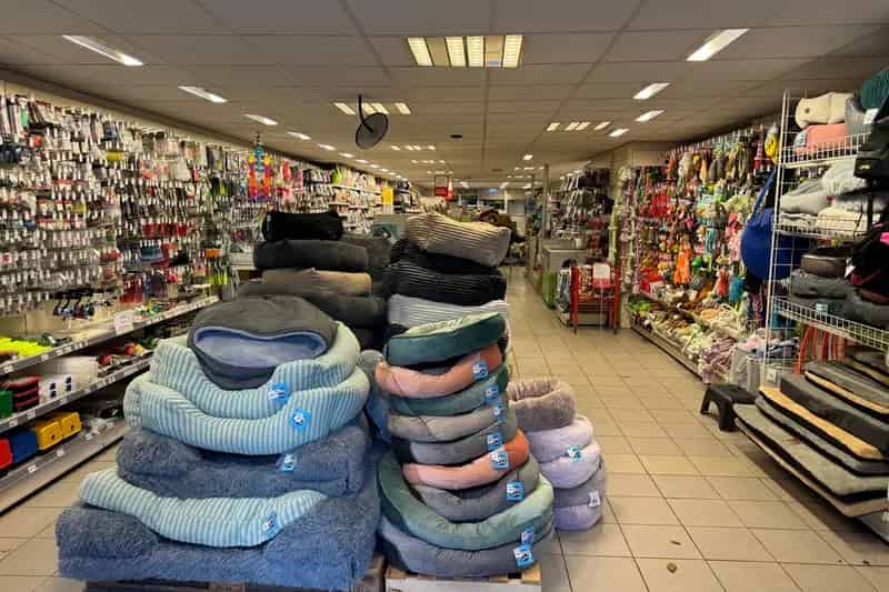 Belegging Joure: Winkel en 2 Appartementen