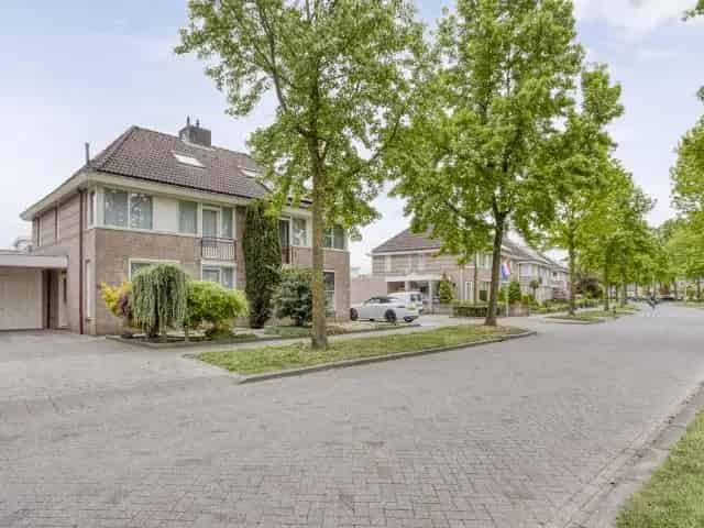 Tweekapper 5 slaapkamers Oss