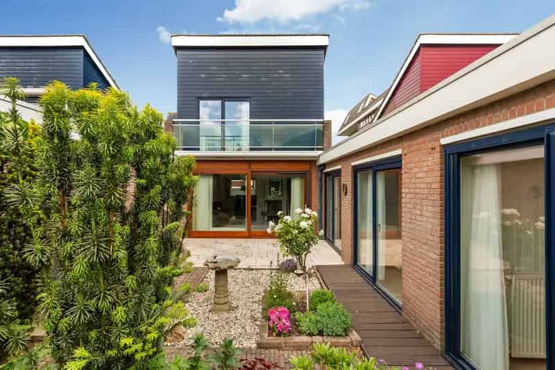 Patiobungalow te koop: 4 slaapkamers, tuin en carport