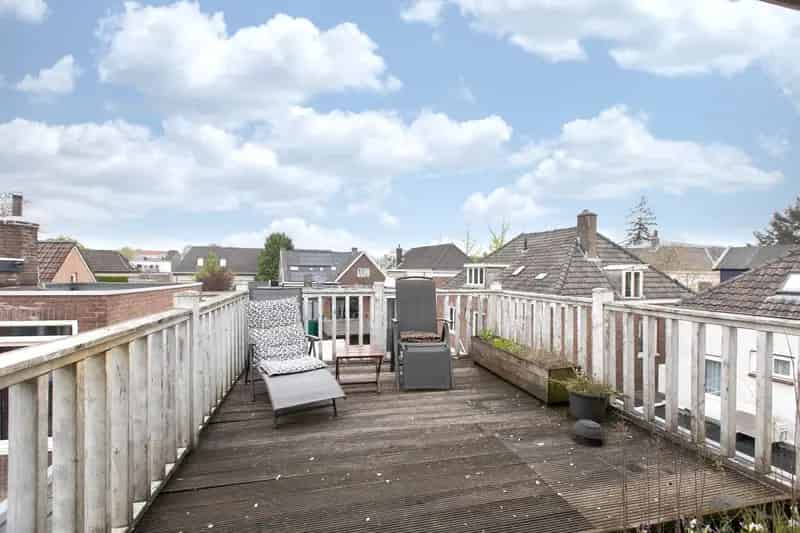 Appartement te koop Velp: Ruime bovenwoning met dakterras