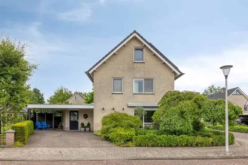 Royale Familiewoning 3 slaapkamers Grote Tuin Carport